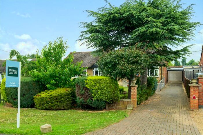 2 Bedroom Bungalow For Sale In Parkway, Woburn Sands, Milton Keynes, Buckinghamshire, MK17
