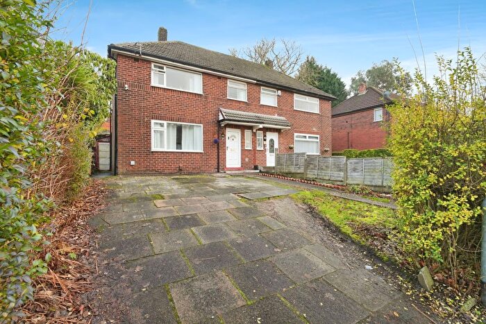 3 Bedroom Semi Detached House For Sale In Stanworth Avenue, Bolton, Greater Manchester, BL2