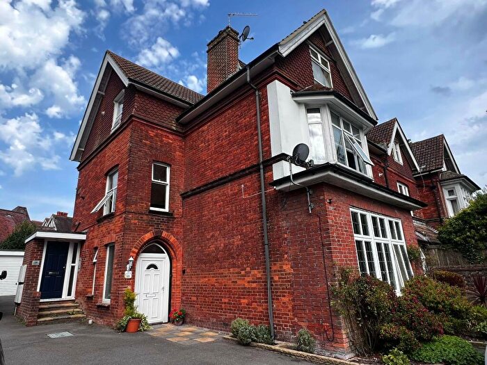 Apartment To Rent In Selwyn Road, Eastbourne, BN21