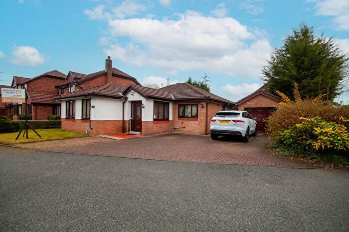 3 Bedroom Detached Bungalow For Sale In Berkeley Crescent, Radcliffe, Manchester, M26