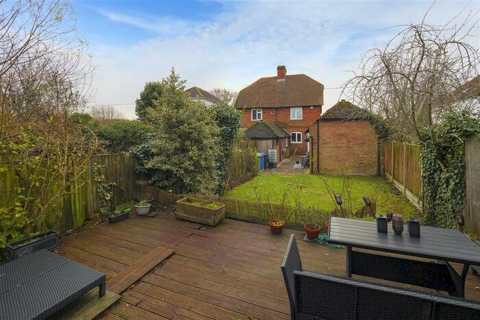 3 Bedroom Semi-Detached House For Sale In May Cottage, London Road, Dunkirk, ME13