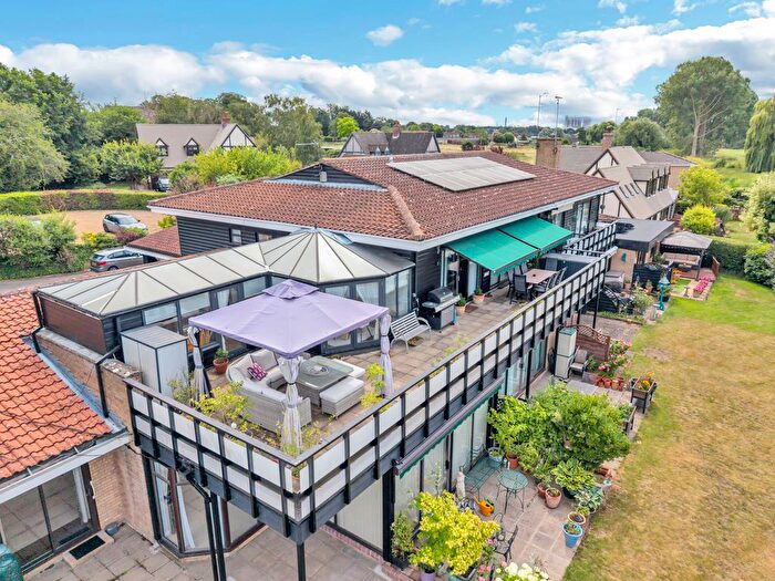 2 Bedroom Flat For Sale In Lark Valley Drive, Bury St. Edmunds, IP28