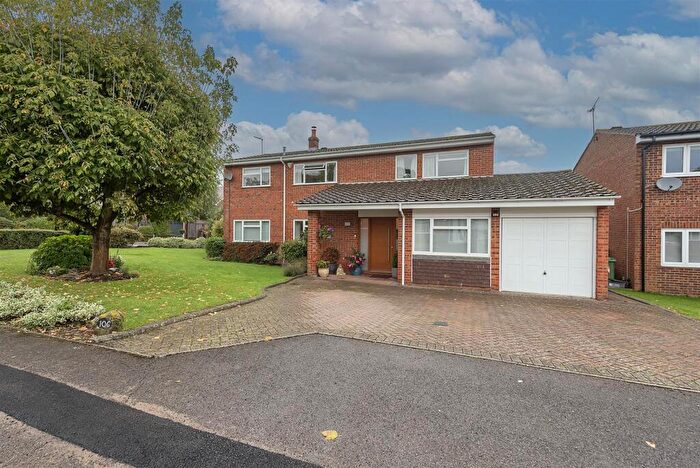 5 Bedroom Detached House For Sale In Tuffnells Way, Harpenden, AL5