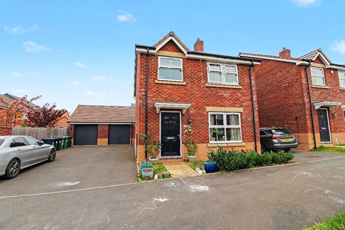 3 Bedroom Detached House For Sale In Lionheart Avenue, Bishops Tachbrook, CV33