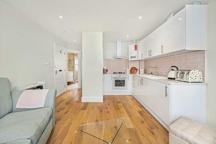 1 Bedroom Flat To Rent In St Pauls Court Yard, Deptford, SE8