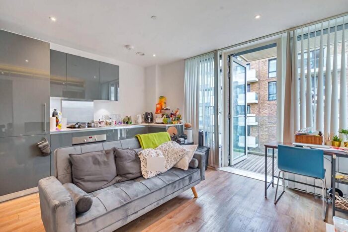 1 Bedroom Flat To Rent In Plumstead Road, London, SE18