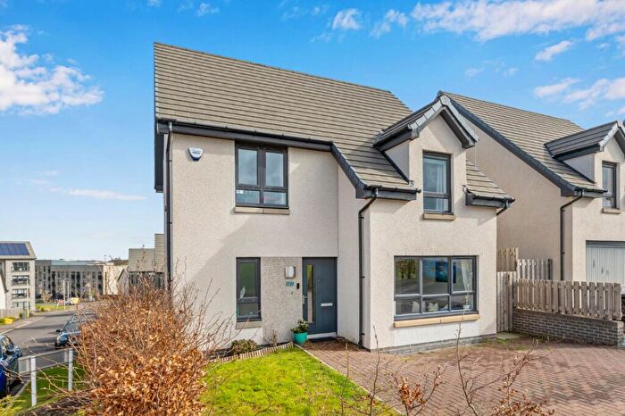 3 Bedroom Detached House For Sale In Milligan Drive, Edinburgh, EH16