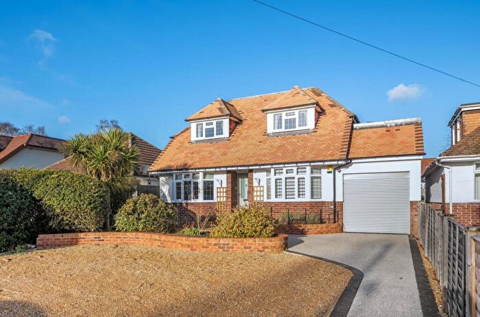 4 Bedroom Chalet For Sale In Hiltingbury Road, Hiltingbury, Chandler's Ford, SO53
