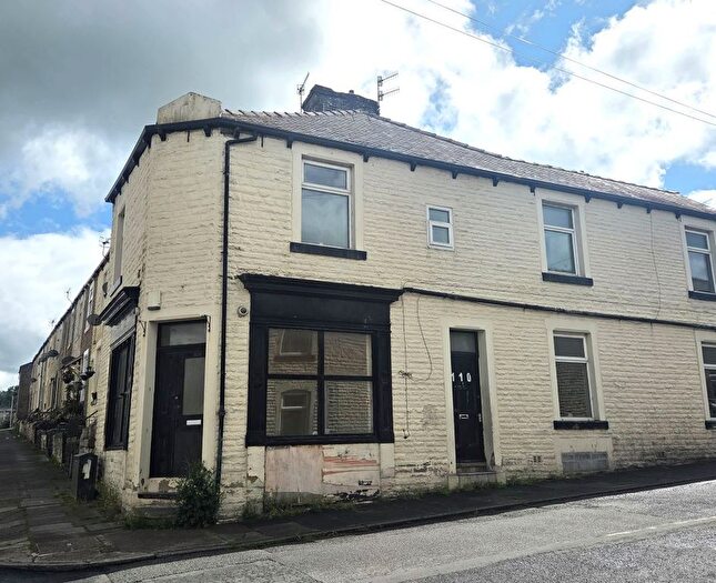 4 Bedroom End Of Terrace House For Sale In Springfield Road, Burnley, BB11