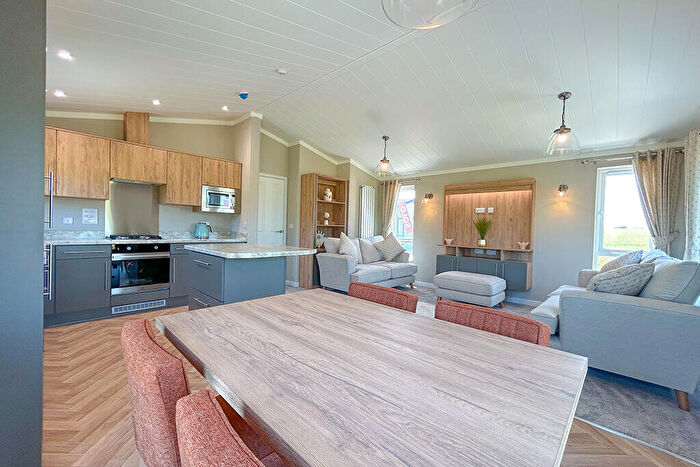 2 Bedroom Park Home For Sale In St Osyth Place, St. Osyth, Clacton-On-Sea, CO16