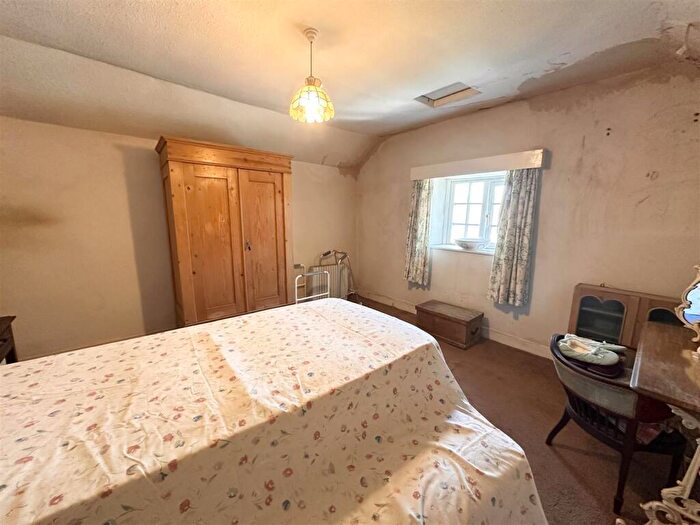 2 Bedroom Semi-Detached House For Sale In Alstonefield, Ashbourne, DE6