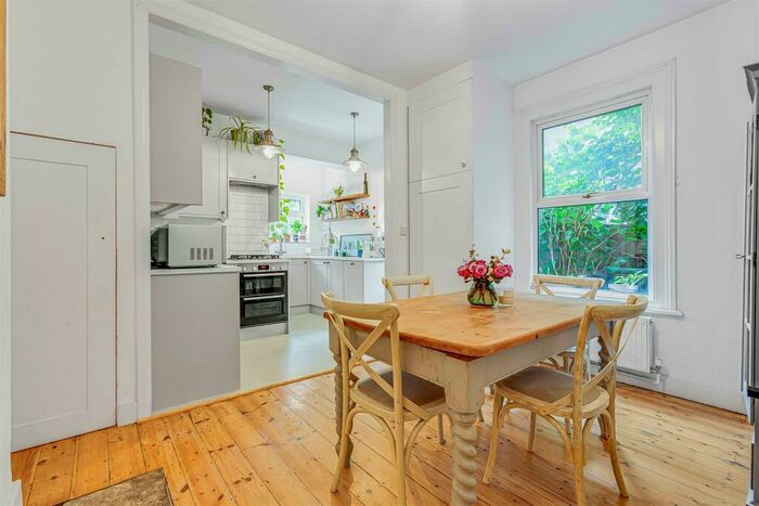 1 Bedroom Maisonette To Rent In Kingsway, Mortlake, SW14