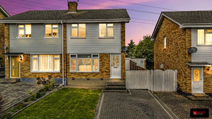 3 Bedroom Semi-Detached House For Sale In Little Hays, Leigh-on-sea, SS9