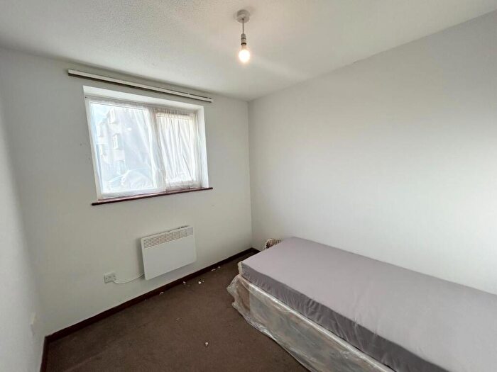 2 Bedroom Apartment To Rent In Strode Road, Wellingborough, Northamptonshire, NN8