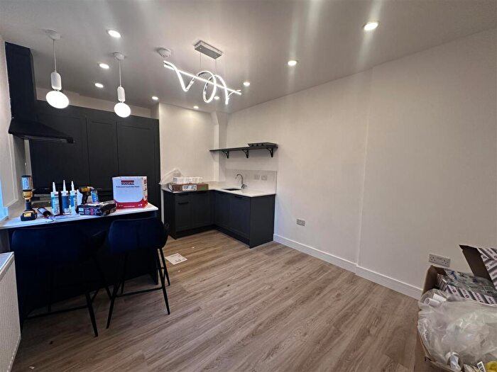 1 Bedroom Apartment To Rent In Ninian Road, Cardiff, CF23