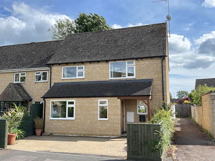 4 Bedroom End Of Terrace House For Sale In Lamberts Field, Bourton-On-The-Water, Cheltenham, GL54