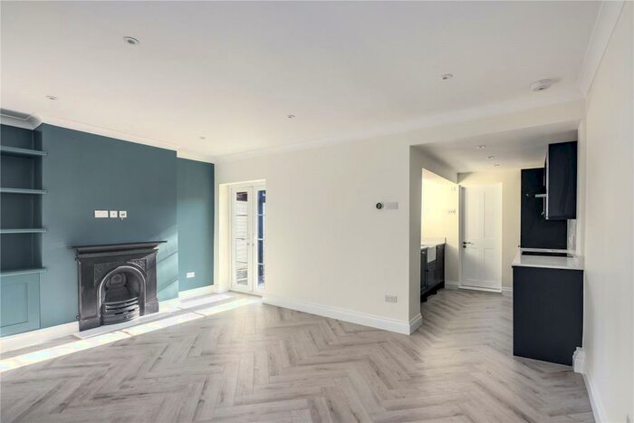 1 Bedroom Flat To Rent In Hermon Hill, London, E11