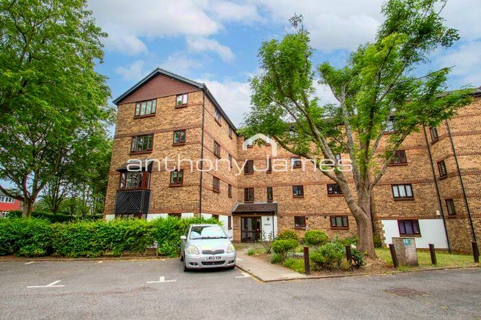 2 Bedroom Flat To Rent In Chalkstone Close, Welling, Kent, DA16
