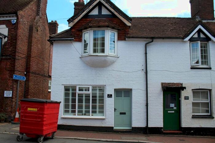 2 Bedroom Property To Rent In High Street, Rotherfield, Crowborough, TN6