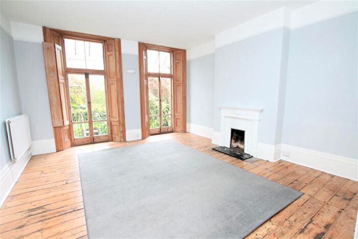 1 Bedroom Flat To Rent In Park Crescent, Brighton, BN2