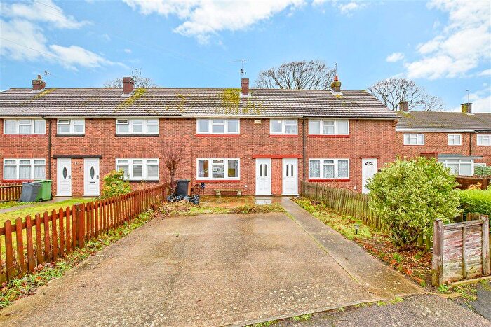 3 Bedroom Terraced House For Sale In Cheshire Road, Maidstone, Kent, ME15