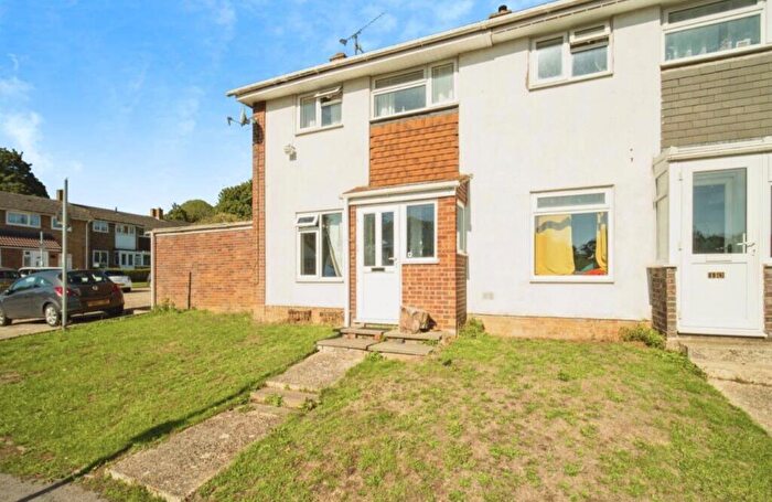 3 Bedroom End Of Terrace House To Rent In Hamelyn Road, Basingstoke, Hampshire, RG21
