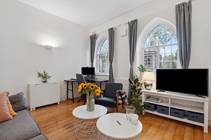 1 Bedroom Flat To Rent In St. Matthew's Row, Shoreditch, E2