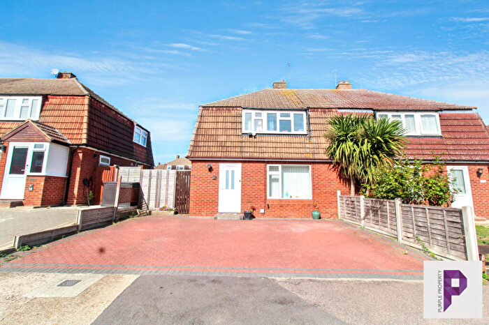 3 Bedroom Semi-Detached House For Sale In Wylie Road, Kent, ME3