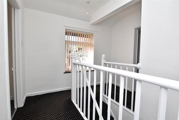 3 Bedroom Semi-Detached House For Sale In The Pines, Acton, Wrexham, LL12 - Photo 8