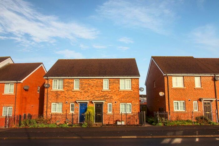 3 Bedroom Semi-Detached House To Rent In Alexandrea Way, Wallsend, NE28