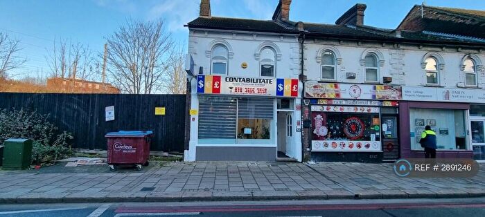 2 Bedroom End Of Terrace House To Rent In Luton, Luton, LU1