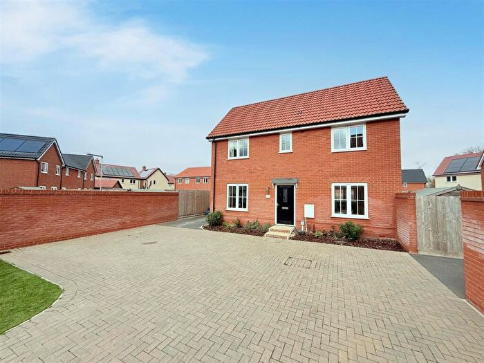 3 Bedroom Detached House For Sale In Queens Road, Bacton, IP14