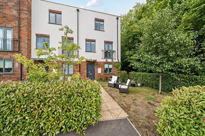 4 Bedroom End Of Terrace House For Sale In Leaside Close, Welwyn Gaden City, AL8