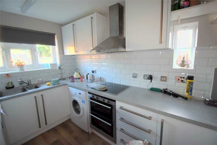 2 Bedroom Apartment To Rent In Clewer Hill Road, Windsor, Berkshire, SL4