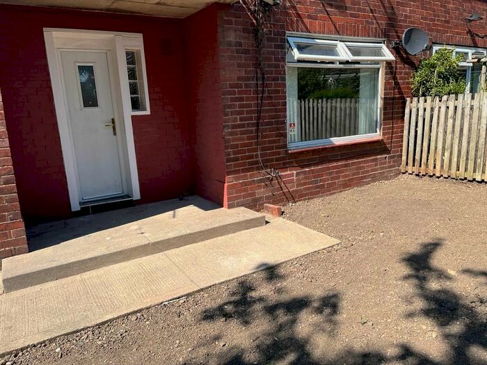 1 Bedroom Flat To Rent In Brooklands Lane, Seacroft, Leeds, LS14