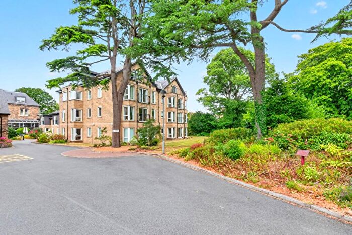 2 Bedroom Apartment For Sale In Martin Grange, Otley Road, Harrogate, HG2