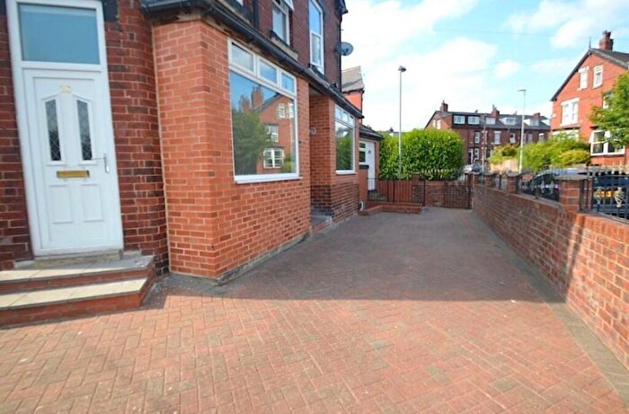 4 Bedroom House To Rent In Beechwood Crescent, Leeds, West Yorkshire, LS4
