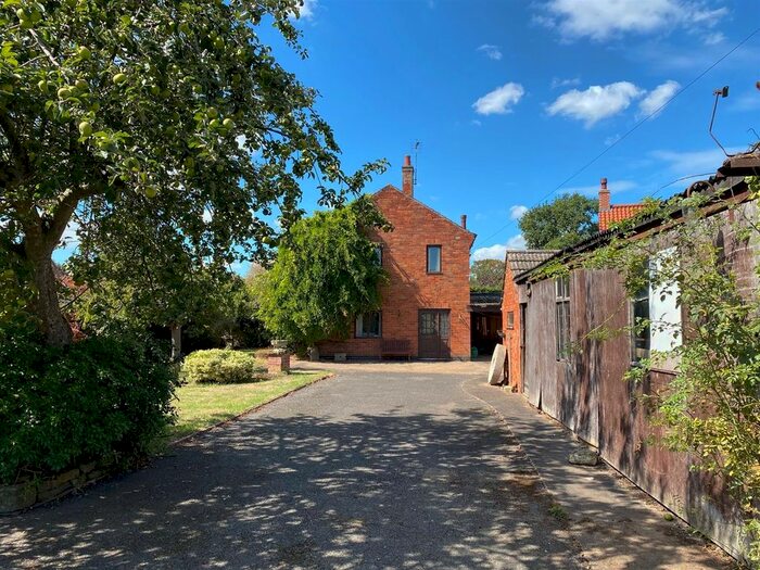 3 Bedroom Detached House For Sale In Main Street, Carlton-On-Trent, Newark, NG23