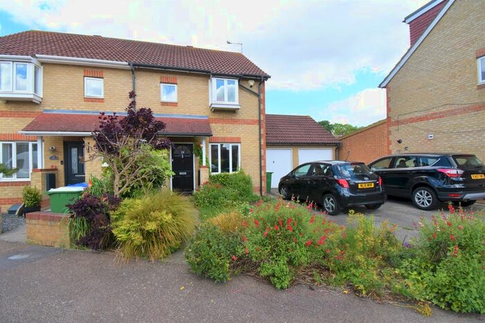 3 Bedroom Semi-Detached House To Rent In Cookson Grove, Erith, DA8