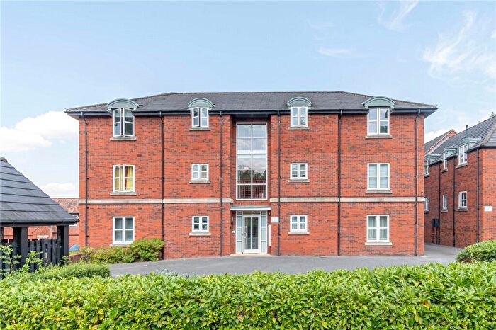 2 Bedroom Apartment For Sale In Cunetio Gardens, White Horse Road, Marlborough, SN8