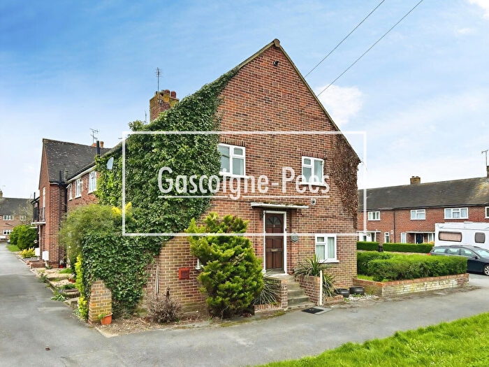 2 Bedroom Maisonette To Rent In Old Windsor, SL4