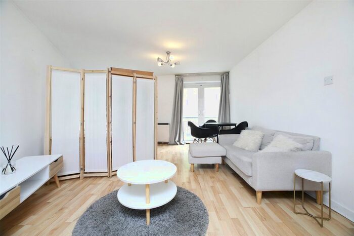 2 Bedroom Flat To Rent In Fountains Court, Lafone Street, London, SE1