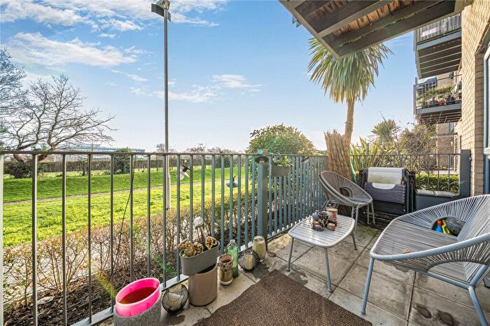 1 Bedroom Flat For Sale In Lambourne House, Penge, London, SE20