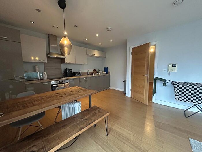 2 Bedroom Apartment To Rent In Canal Point Apartments, M4