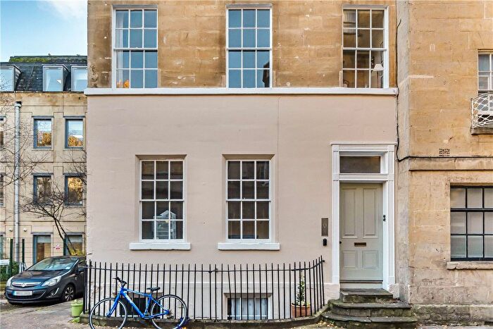 1 Bedroom Flat For Sale In Harington Place, Bath, Somerset, BA1