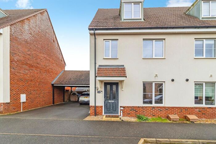 3 Bedroom Semi Detached House For Sale In Alderney Avenue, Bletchley, Milton Keynes, MK3