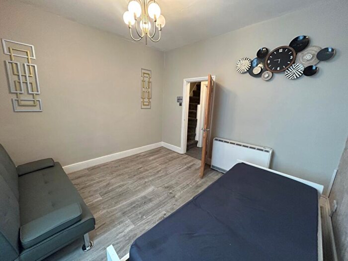 1 Bedroom Flat To Rent In Woodborough Road, Nottingham, NG3
