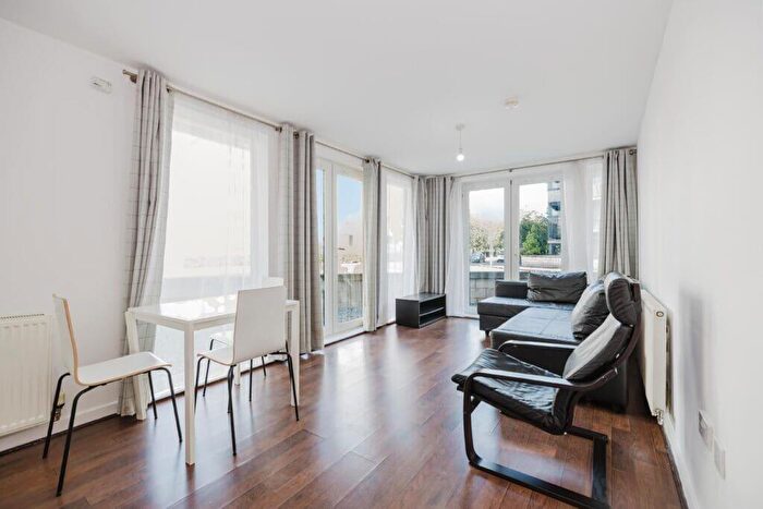 2 Bedroom Flat To Rent In L – Waterfront Park, Edinburgh, EH5