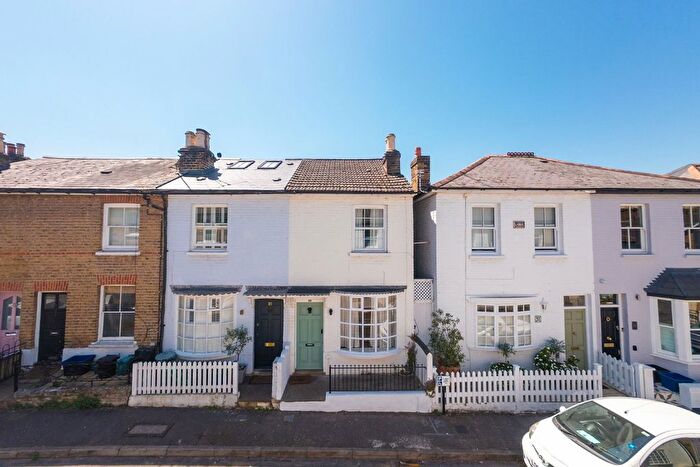 2 Bedroom End Terrace House For Sale In Richmond, Surrey, TW10