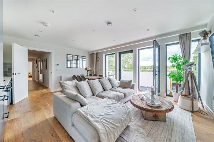 2 Bedroom Penthouse For Sale In Littleworth Road, Esher, KT10